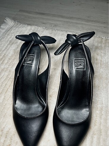 36 Beden DGN Siyah Stiletto