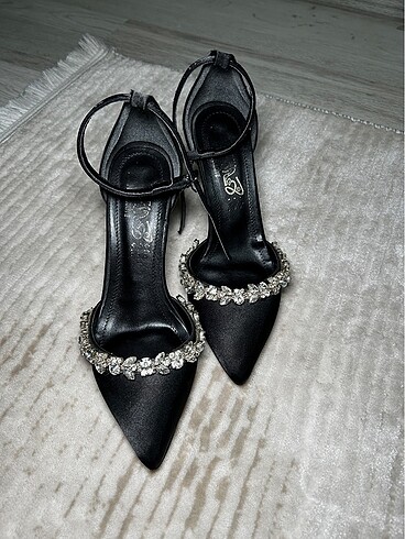 Taşlı Stiletto