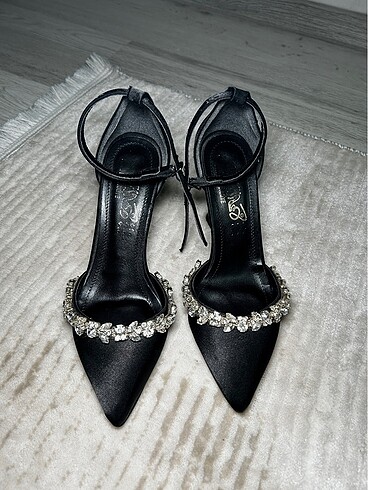 Diğer Taşlı Stiletto