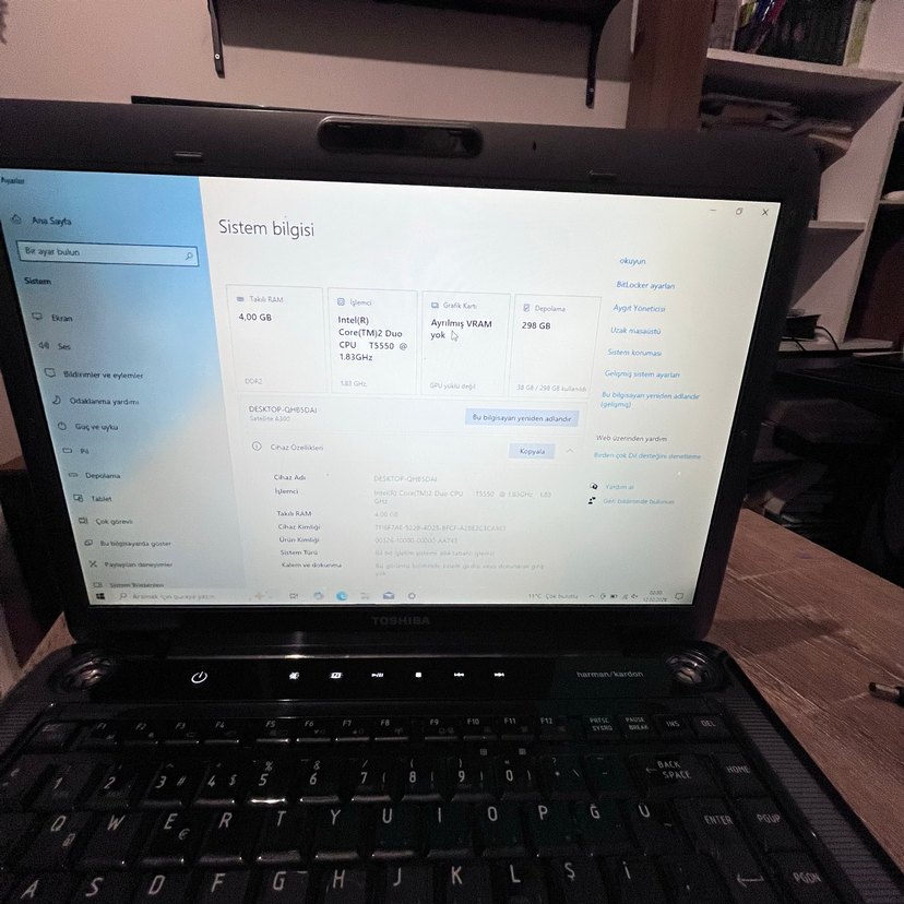 Toshiba Satellite Laptop - Görsel 3