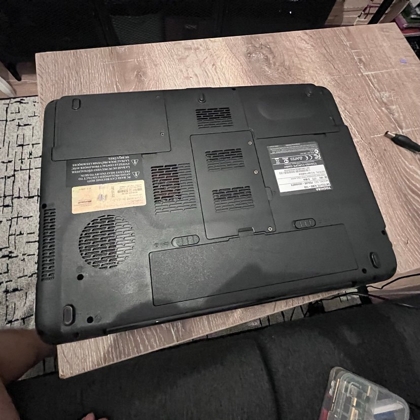Toshiba Satellite Laptop - Görsel 5