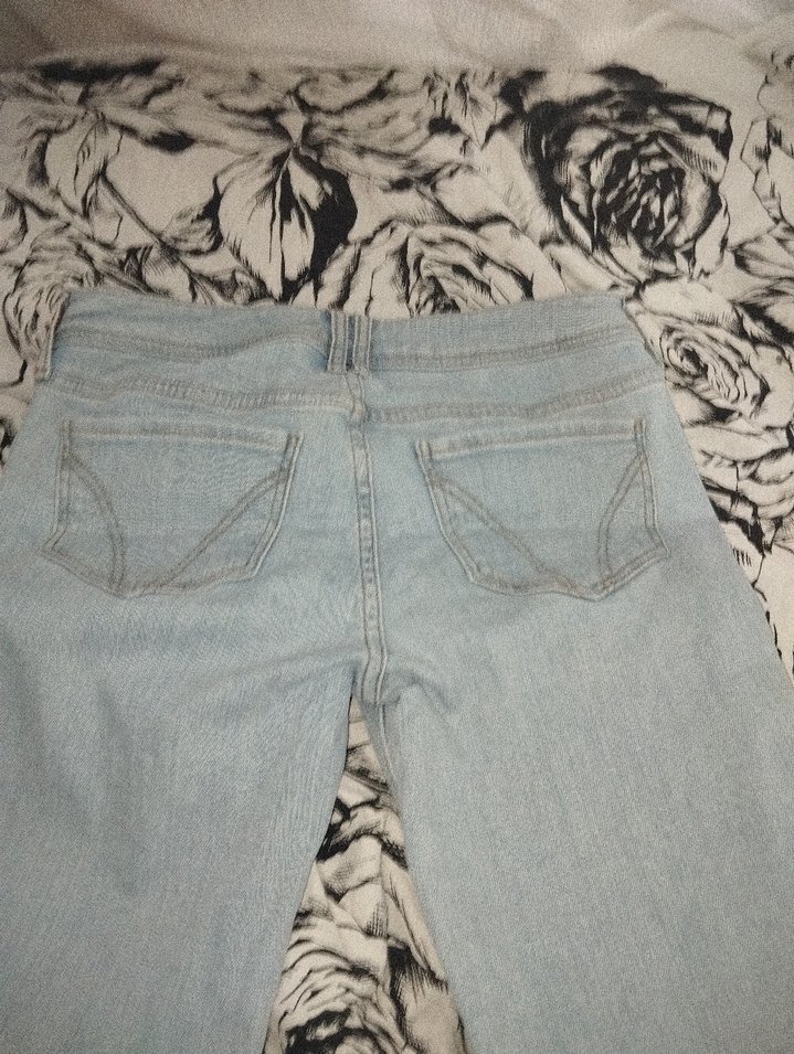 Açık Mavi Denim Jean — görsel 2/4