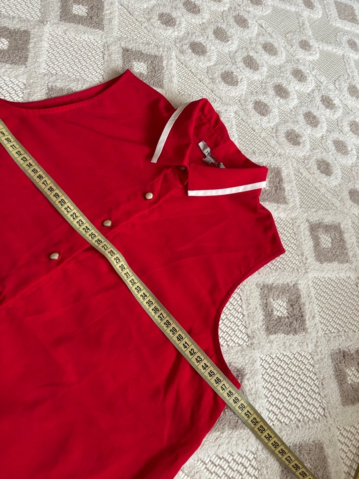 Kolsuz Düğmeli Kırmızı Kadın Gömlek - Görsel 5