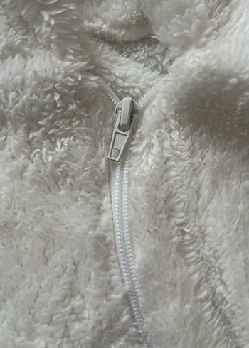 Kapüşonlu Beyaz Kürklü Bebek Tulumu - Görsel 3