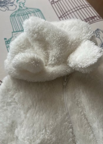 Kapüşonlu Beyaz Kürklü Bebek Tulumu - Görsel 4