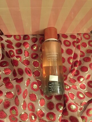 Victoria s Secret Victorias Secret Bare Vanilla Sunkissed Vücut Spreyi 250 ml