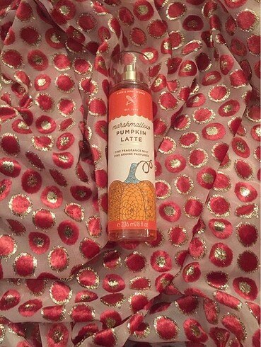 Bath&Body Works marshmallow pumpkin latte 236 ml vücut spreyi