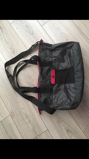 Adidas kol çantası