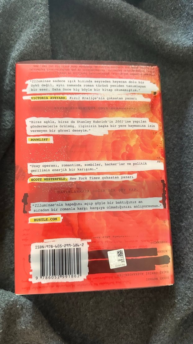 Illuminae Dosyalari Kitap — görsel 2/2