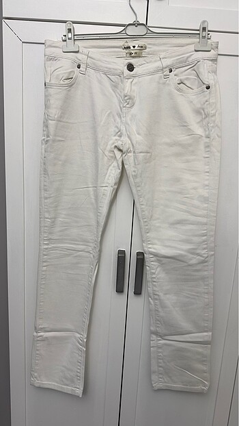 Beyaz likralı jean - Görsel 2