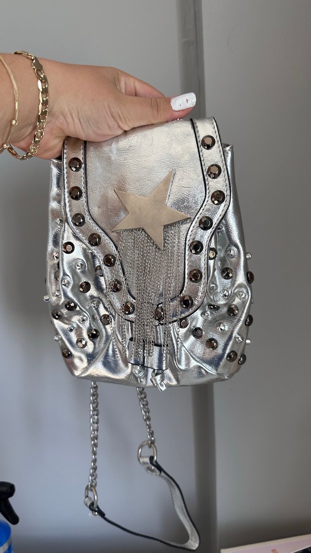 Gri Parlak Zincir Detaylı Rock Punk Sırt Çantası - Görsel 2