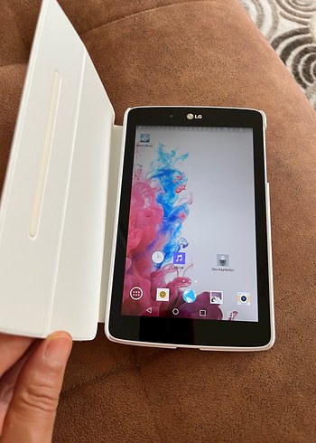 Beyaz LG Tablet