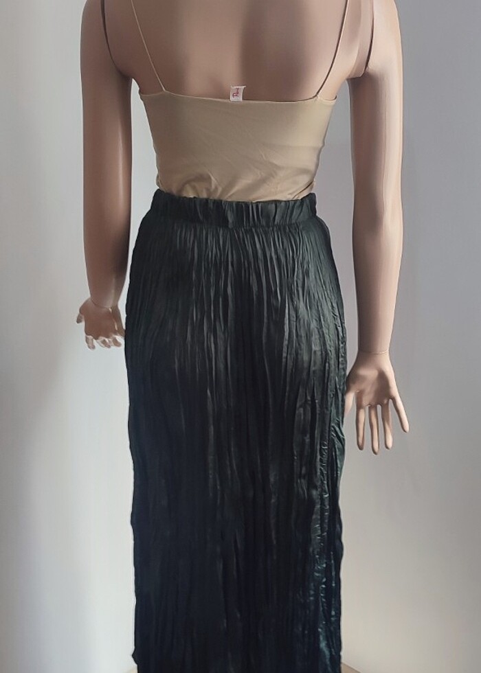 Zümrüt Yeşili Saten Etek - Görsel 3