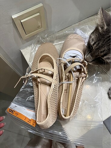 BERSHKA babet etiketli