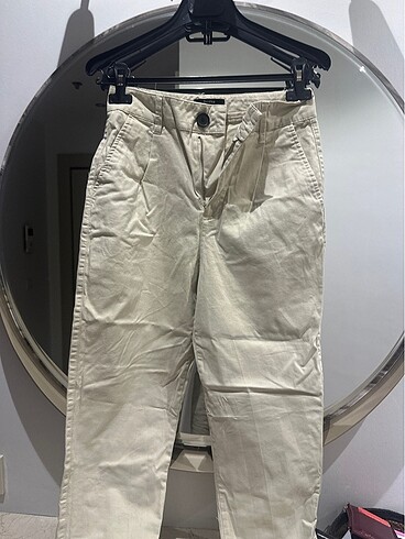 BERSHKA pantolon