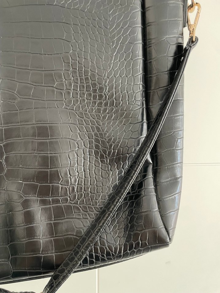 Lutvelizade siyah Deri Yılan Desenli Kadın Çanta - Görsel 4