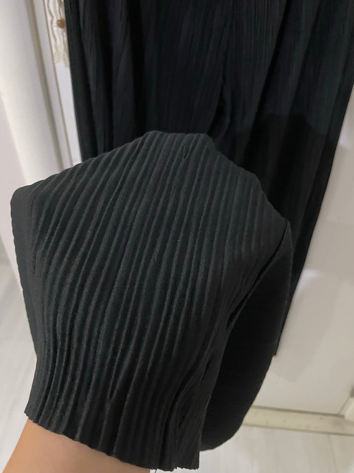 Grimelange Kadın Siyah  Piliseli Midi Pantolon - Görsel 4