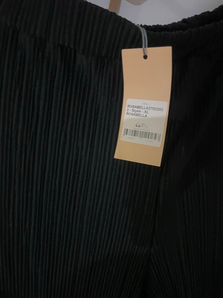 Grimelange Kadın Siyah  Piliseli Midi Pantolon - Görsel 2