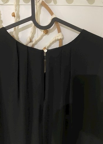 Siyah Piliseli Midi Elbise, Kolsuz, Yüksek Yaka - Görsel 5