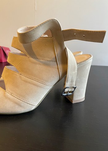 Bej Süet Yüksek Topuklu Kadın Sandalet - Görsel 4