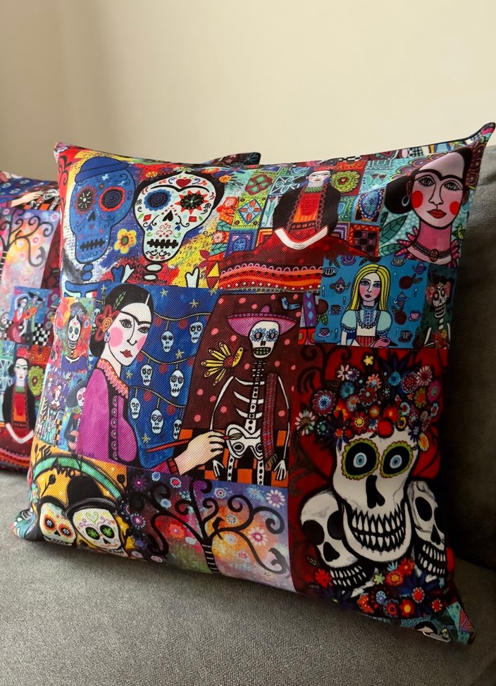 Renkli Pop Kültür Desenli Kırlent - Görsel 3