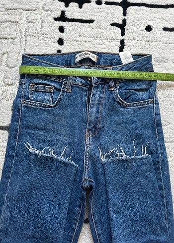 26 Beden Beyaz Kadın Denim Midi Boy Dar Kesim Jean