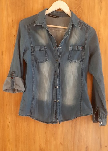 Düğmeli Mavi Denim Kadın Gömlek