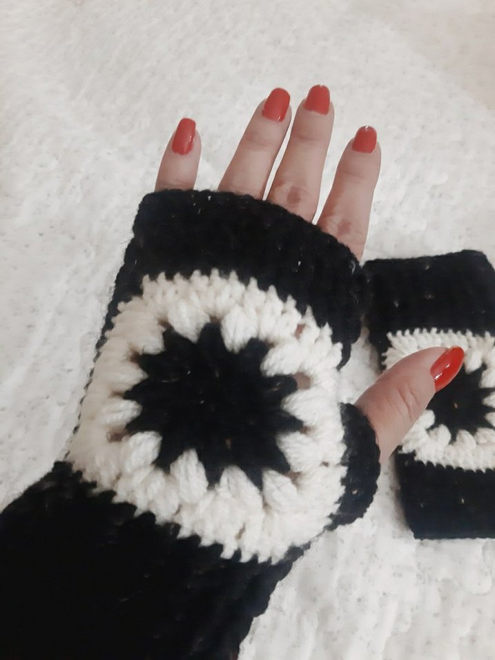 Siyah Beyaz Örgü Bohem Parmaksız Eldiven - Görsel 2