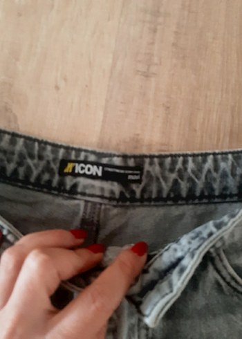 Gri Rahat Kesim Mini Denim Şort - Görsel 3