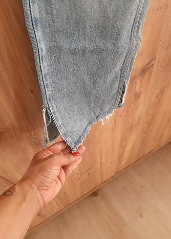 s Beden Yırtık Detaylı Salaş Kot Pantolon