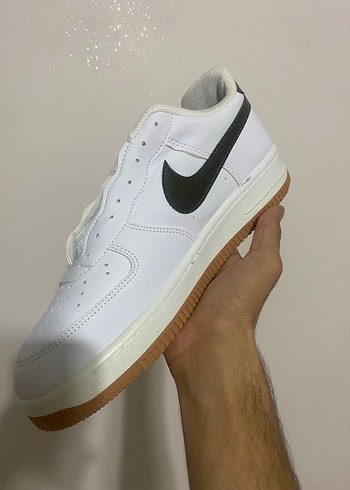 Nike Beyaz Siyah Swoosh Sneaker