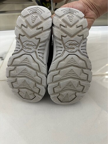 28 Beden lacivert Renk Skechers ayakkabı
