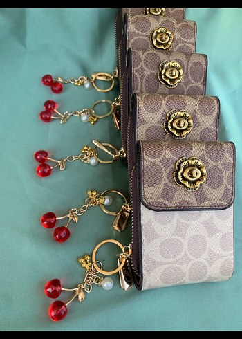 Diğer Coach cüzdan ve Cherry charm