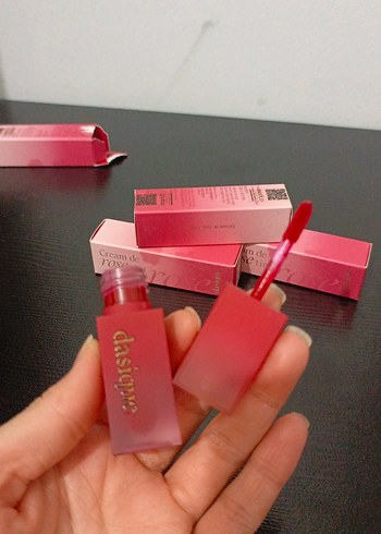 Pastel Pembe Dudak Parlatıcısı - Görsel 3