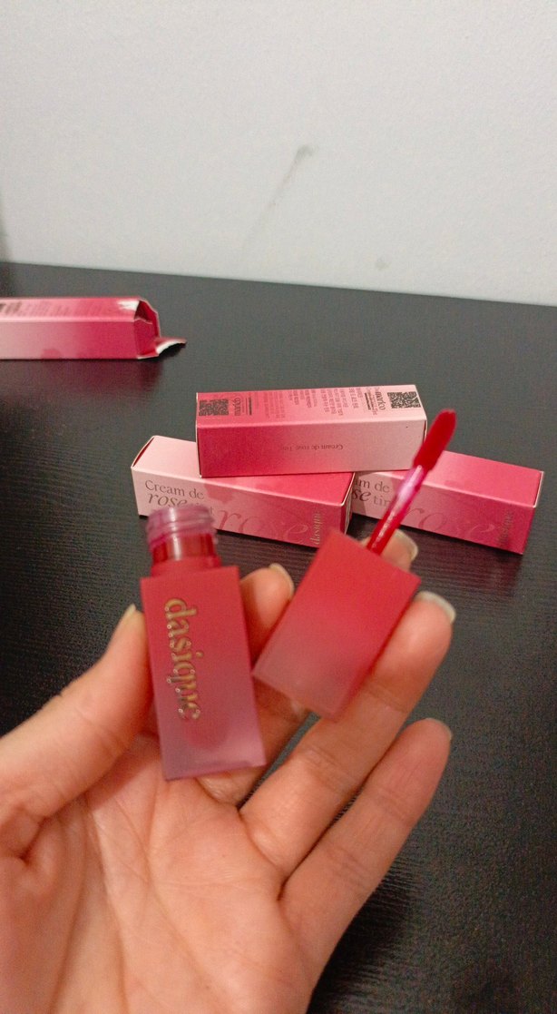 Pastel Pembe Dudak Parlatıcısı - Görsel 3