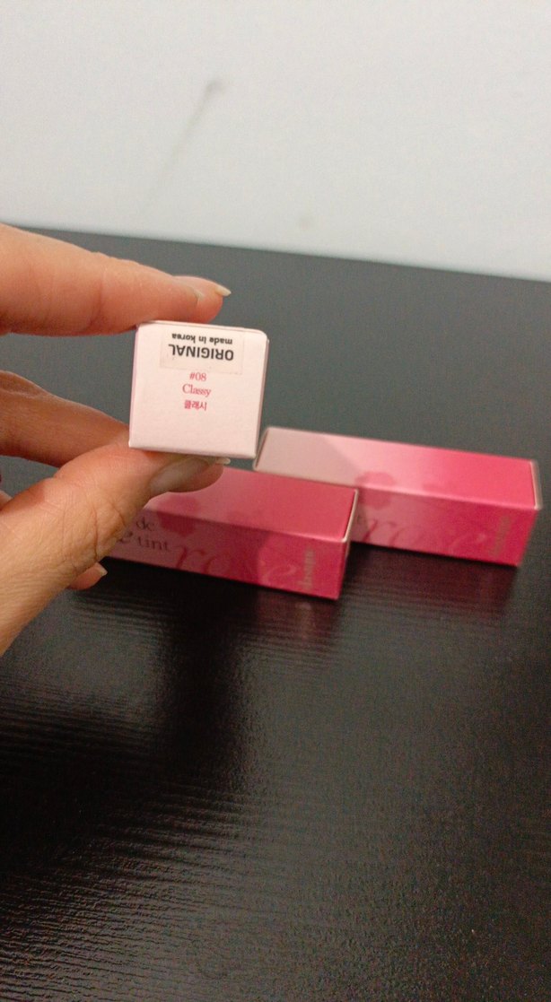 Pastel Pembe Dudak Parlatıcısı - Görsel 2