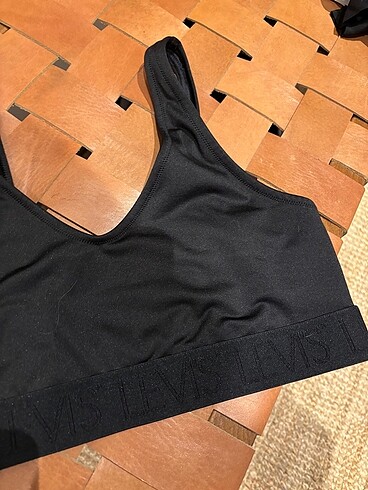 levis spor sütyeni