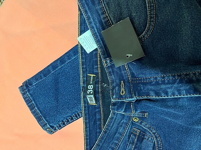 Zara Kot jean