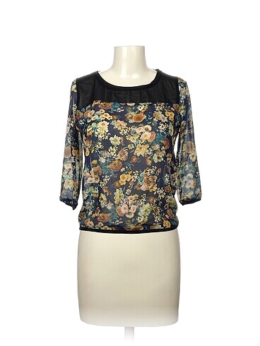 Stradivarius Bluz %70 İndirimli.