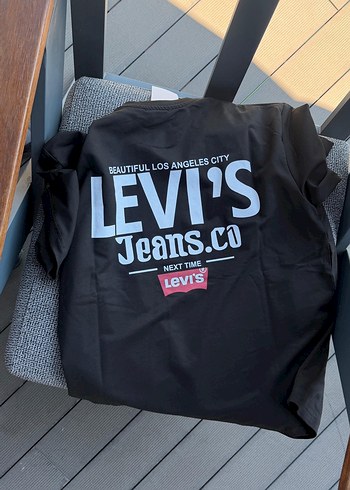 Levis Siyah Bisiklet Yaka Tisort