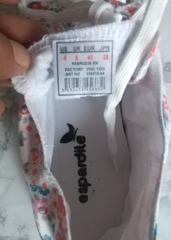 Beyaz Çiçek Desenli Bağcıklı Kadın Spor Ayakkabı - Görsel 6