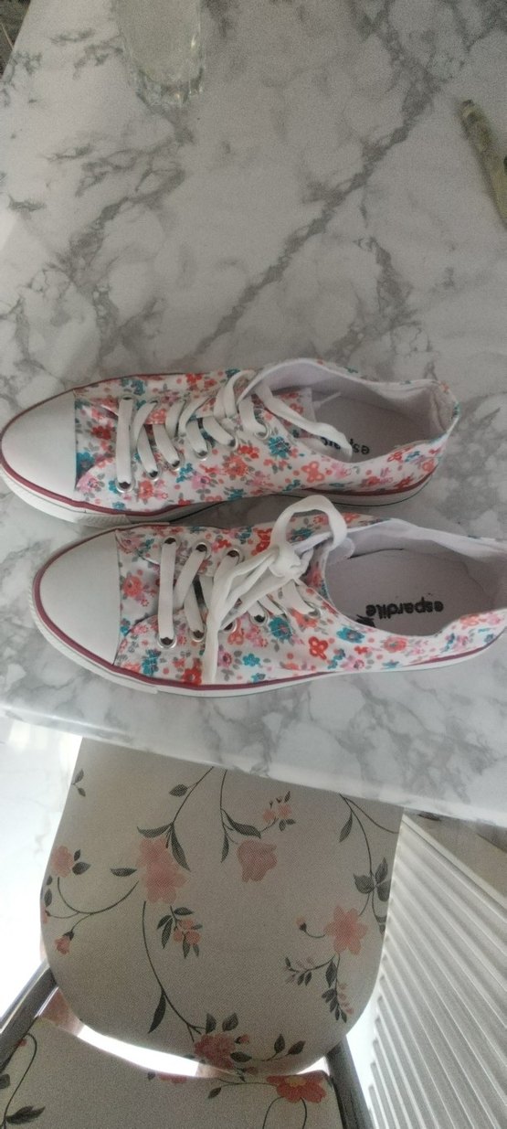 Beyaz Çiçek Desenli Bağcıklı Kadın Spor Ayakkabı - Görsel 4