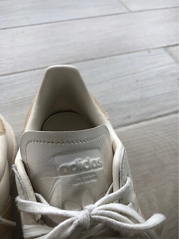 39 Beden ten rengi Renk Adidas Superstar