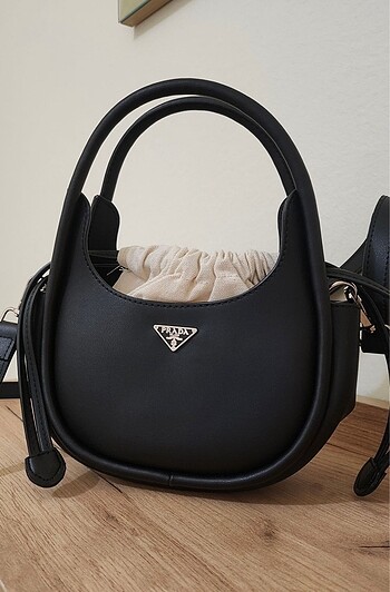 Prada Çapraz çanta