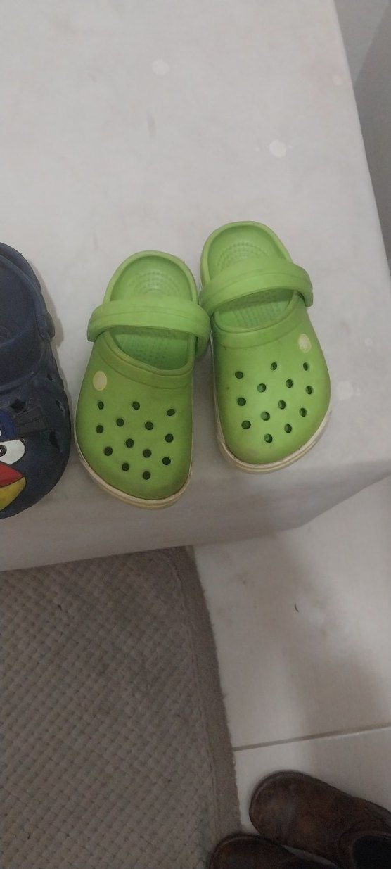 Çocuklar için renkli kaydırmaz sandaletler - Görsel 3