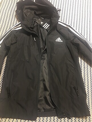 Adidas yağmurluk