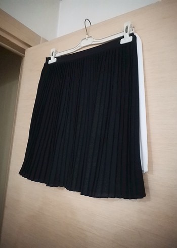 Siyah Piliseli Mini Etek - Görsel 3