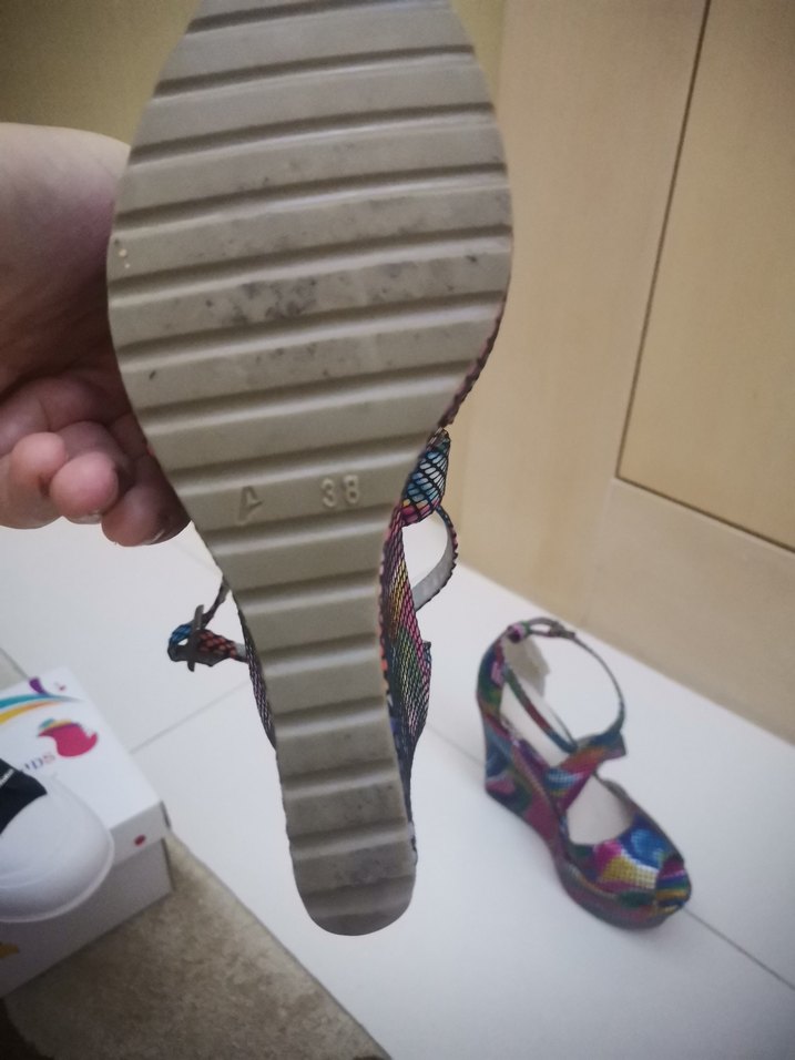 Renkli Yılan Desenli Dolgu Topuklu Kadın Ayakkabı - Görsel 4