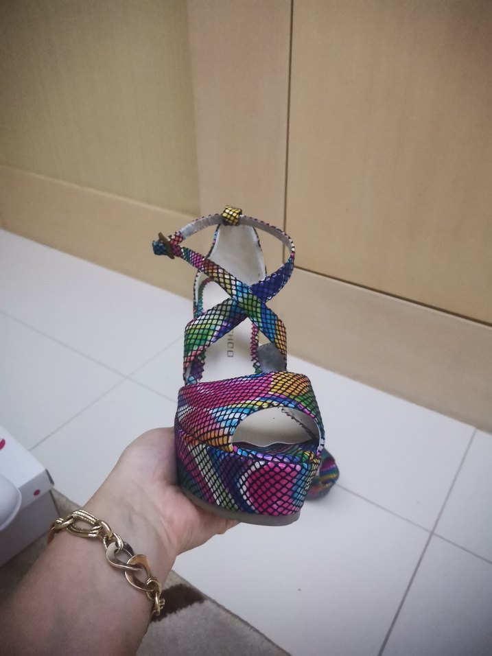 Renkli Yılan Desenli Dolgu Topuklu Kadın Ayakkabı - Görsel 3