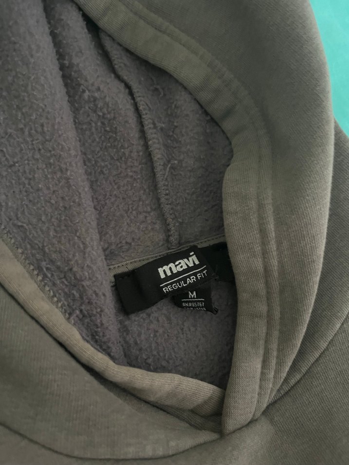 Gri Kapüşonlu Rahat Sweatshirt — görsel 3/4